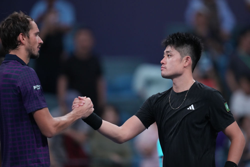 吴易昺在比, 杭州网球公 吴易昺在比, 杭州网球公