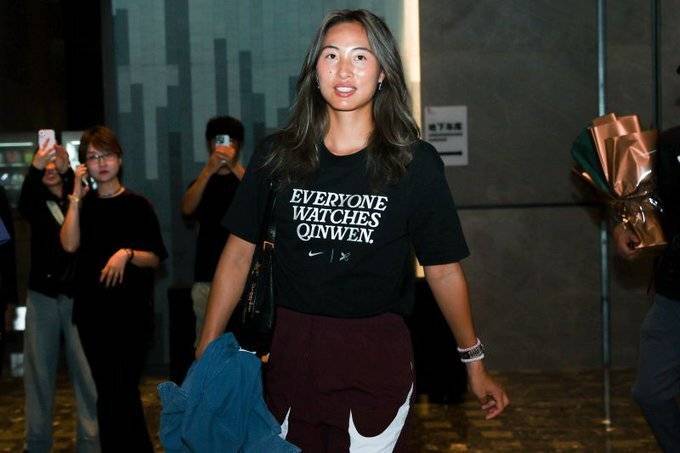 楚郑钦文是, 朗戈